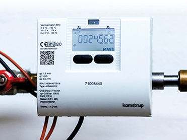 A kamstrup Multical 403 heat meter up close measuring MWh.